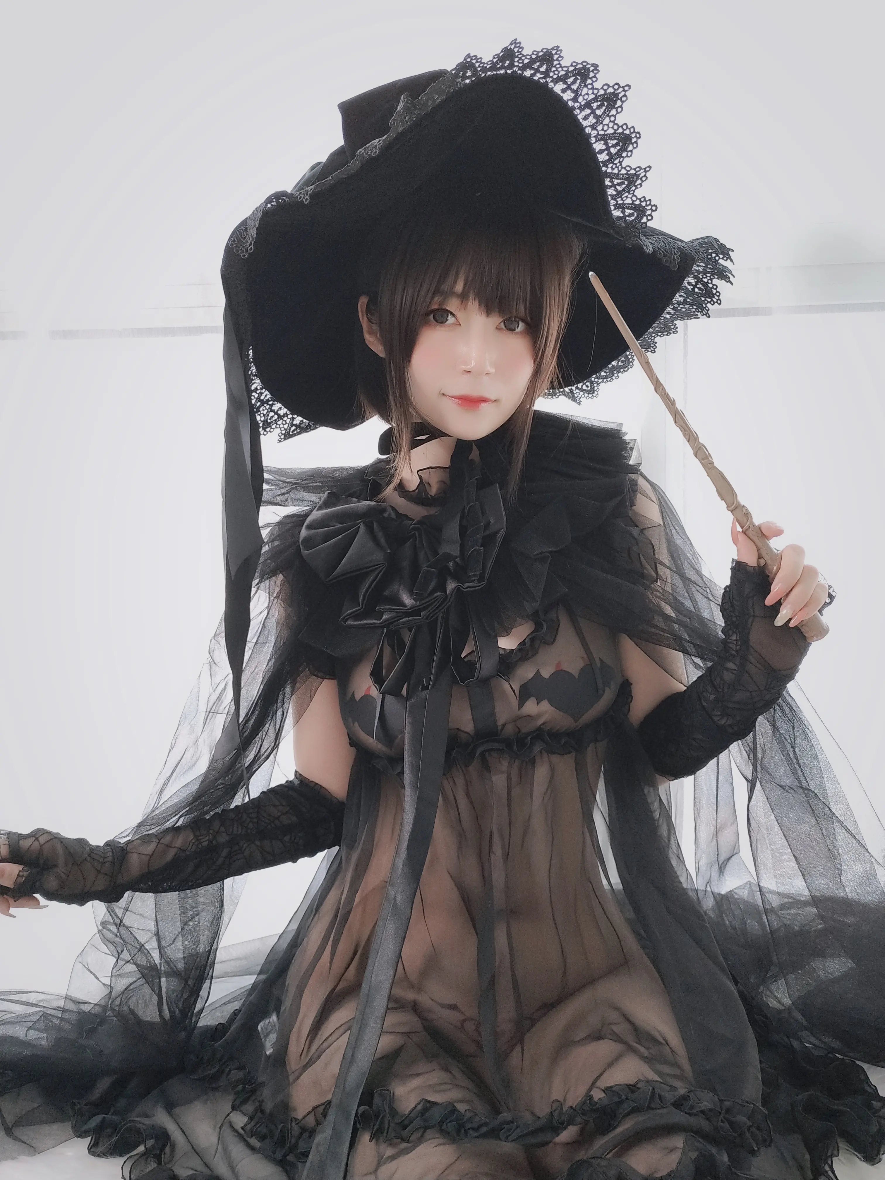 白银81 - 见习魔女 [126P6V916M]