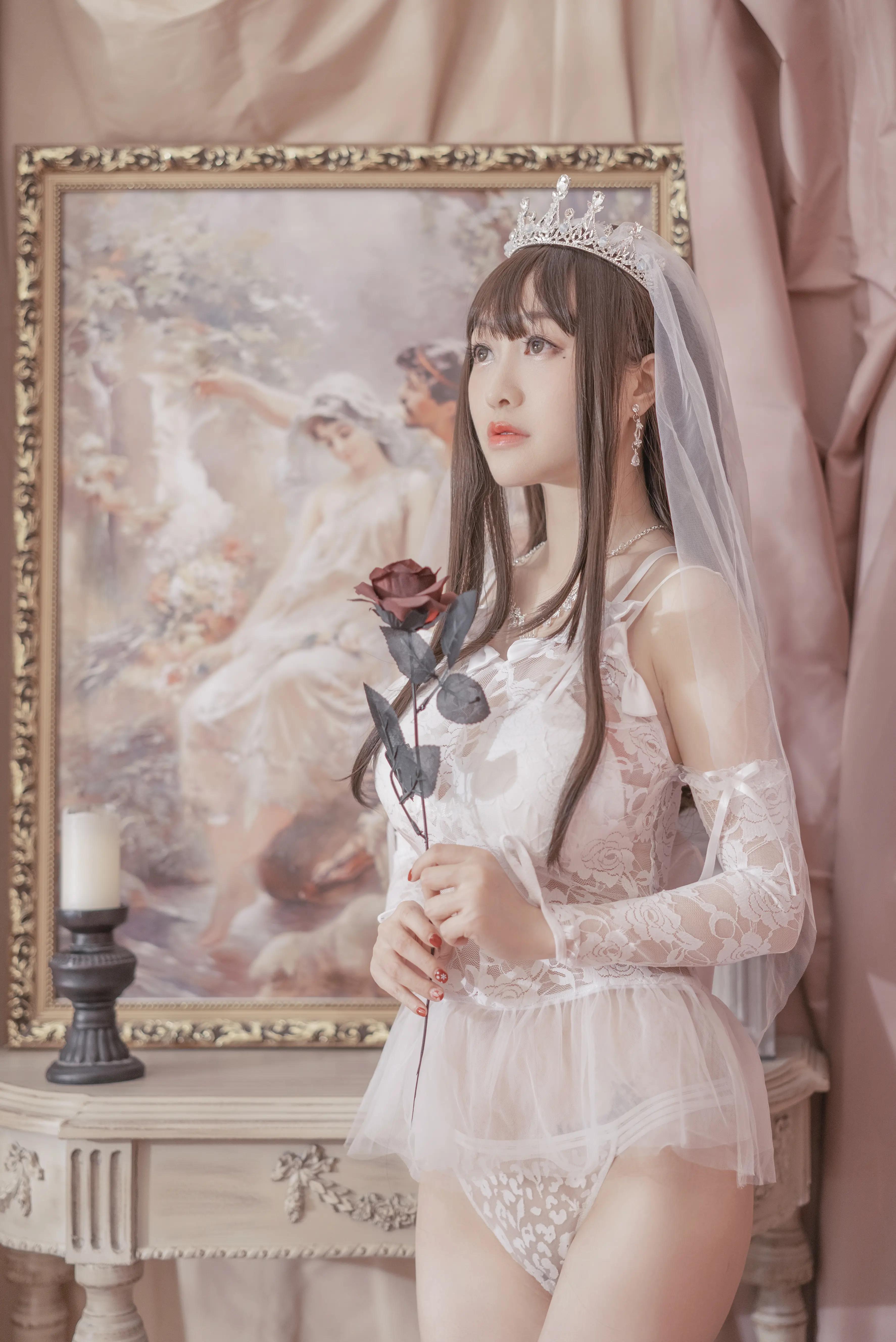 小何同学 - 尾巴婚纱 [30P313M]